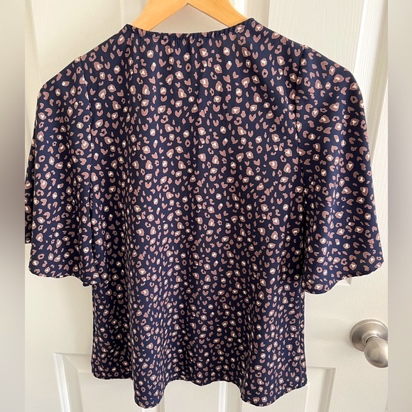 VICI Navy V-Neck Blouse Leopard Print size XS - Picture 4 of 9
